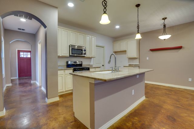 617 E Worth Street, Grapevine, TX 76051