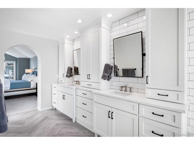 8027 S Fairfax Ct, Centennial, CO 80122