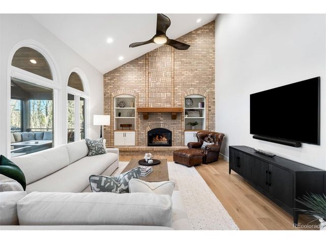 8027 S Fairfax Ct, Centennial, CO 80122