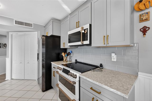 4 OCEANS WEST BOULEVARD 705D, Daytona Beach, FL 32118