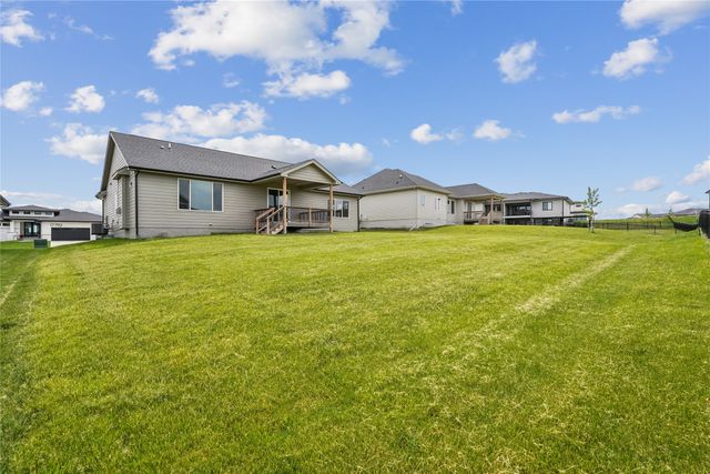 17829 Valley View Drive, Clive, IA 50325