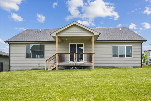 17829 Valley View Drive, Clive, IA 50325