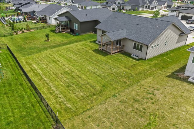 17829 Valley View Drive, Clive, IA 50325