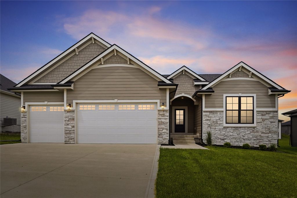 17829 Valley View Drive, Clive, IA 50325