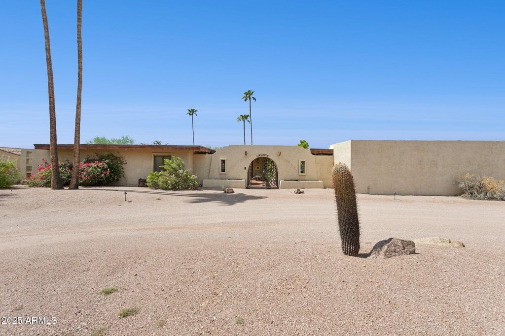Image 1 of property listing at 5820 N 37TH Street, Paradise Valley, AZ 85253