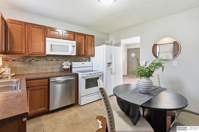 12506 A Street, Omaha, NE 68144