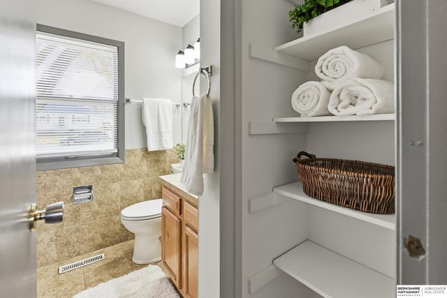 12506 A Street, Omaha, NE 68144