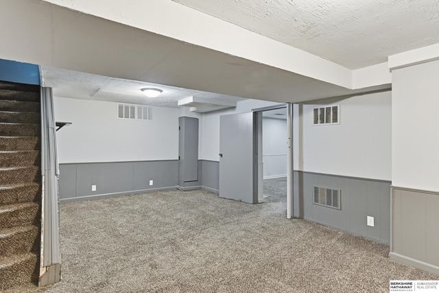 12506 A Street, Omaha, NE 68144