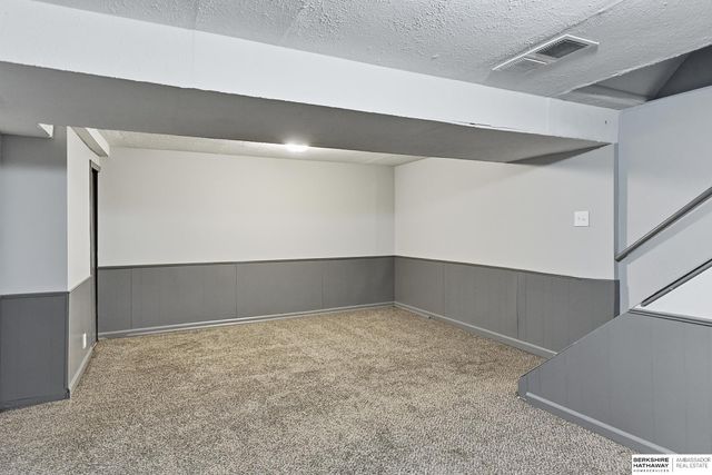 12506 A Street, Omaha, NE 68144