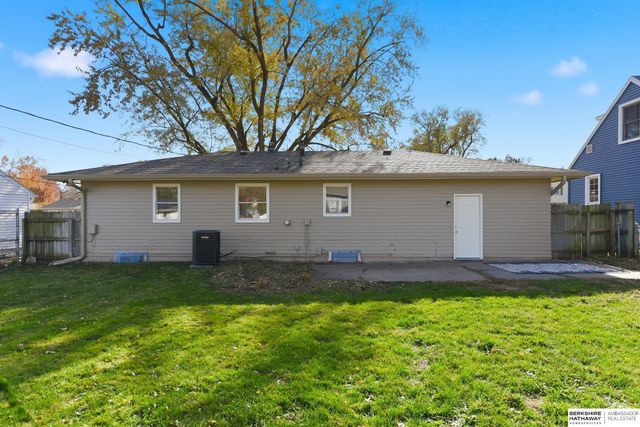 12506 A Street, Omaha, NE 68144