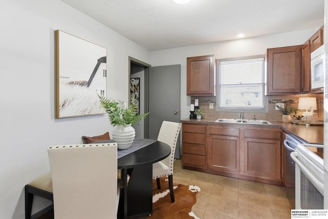 12506 A Street, Omaha, NE 68144