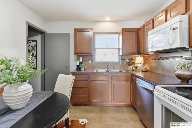 12506 A Street, Omaha, NE 68144