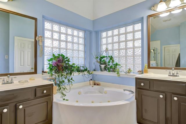 9111 Sunny Ridge Drive, Houston, TX 77095