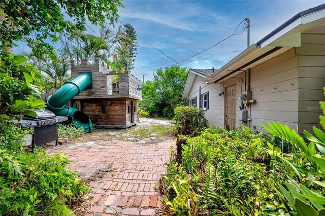 8161 22ND AVENUE N, St Petersburg, FL 33710