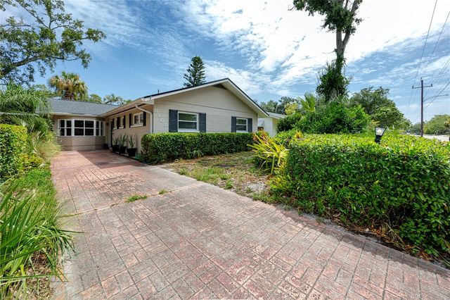 8161 22ND AVENUE N, St Petersburg, FL 33710