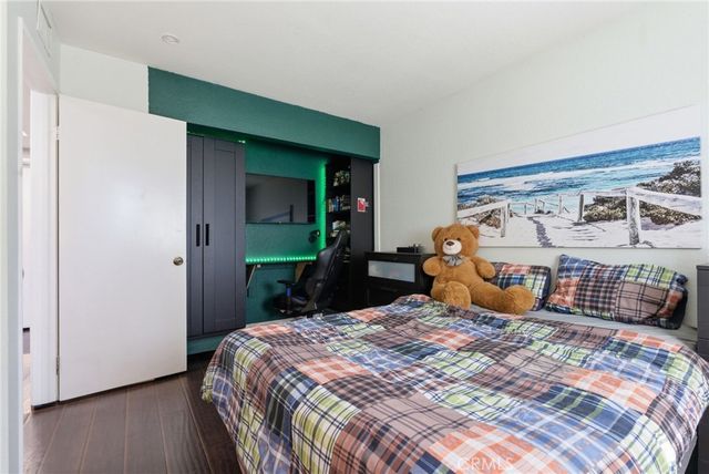 905 Hyde Court, Costa Mesa, CA 92626