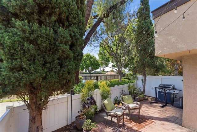 905 Hyde Court, Costa Mesa, CA 92626