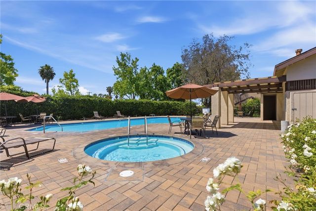 905 Hyde Court, Costa Mesa, CA 92626