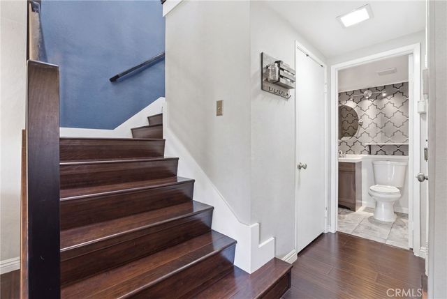 905 Hyde Court, Costa Mesa, CA 92626