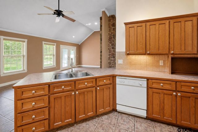 630 County Road 3608, Bullard, TX 75757