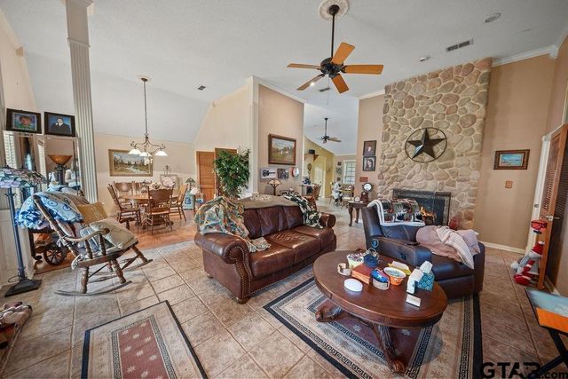 630 County Road 3608, Bullard, TX 75757