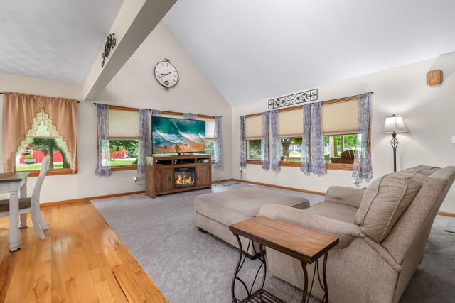 31688 Colon Road, Colon, MI 49040