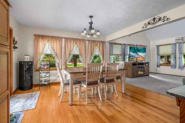 31688 Colon Road, Colon, MI 49040