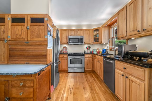 31688 Colon Road, Colon, MI 49040