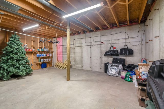 31688 Colon Road, Colon, MI 49040