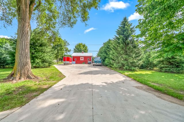 31688 Colon Road, Colon, MI 49040