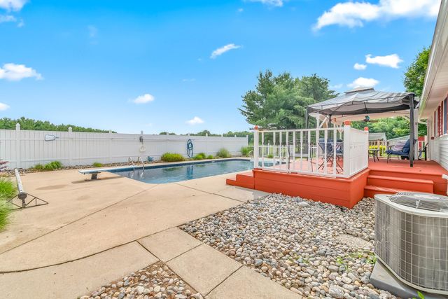 31688 Colon Road, Colon, MI 49040