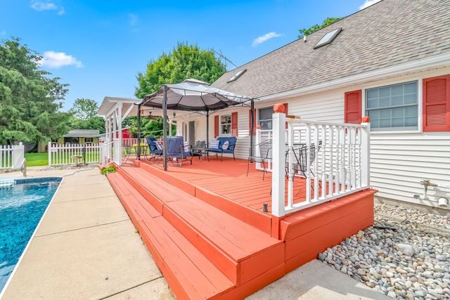 31688 Colon Road, Colon, MI 49040