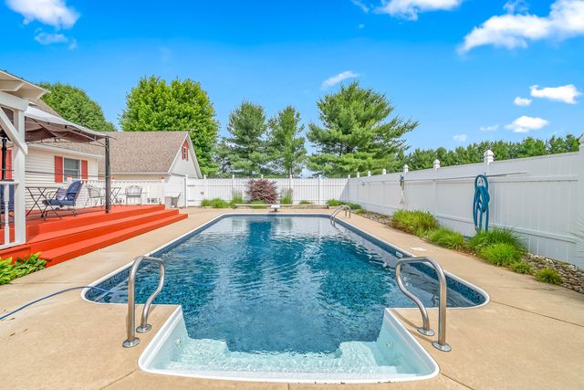 31688 Colon Road, Colon, MI 49040