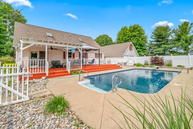 31688 Colon Road, Colon, MI 49040