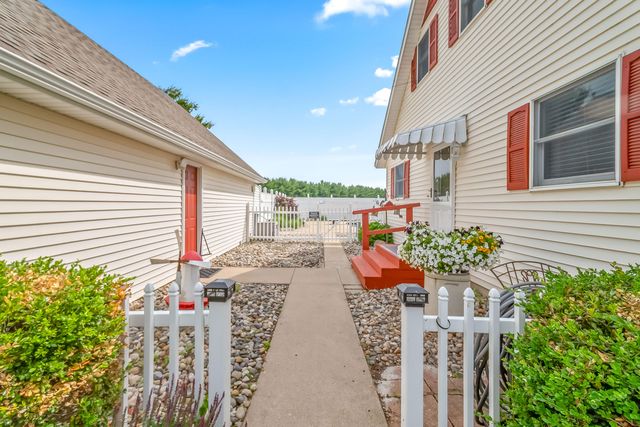 31688 Colon Road, Colon, MI 49040