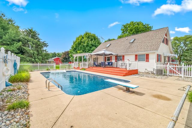 31688 Colon Road, Colon, MI 49040