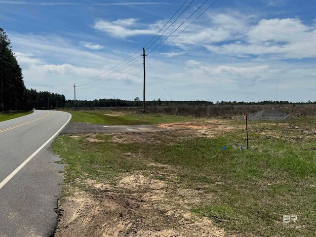 4 County Road 64, Robertsdale, AL 36567