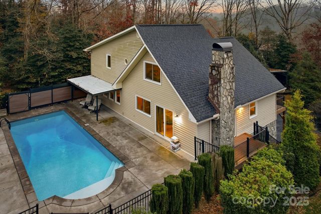 7501 Woodland Hills Road, Hickory, NC 28602