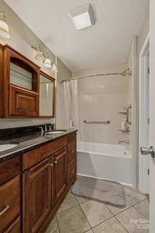 7501 Woodland Hills Road, Hickory, NC 28602