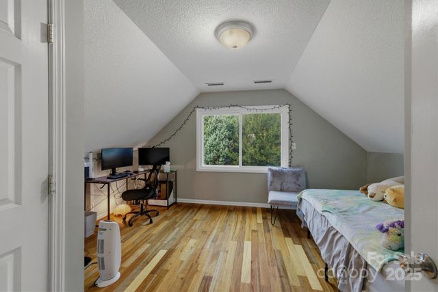 7501 Woodland Hills Road, Hickory, NC 28602