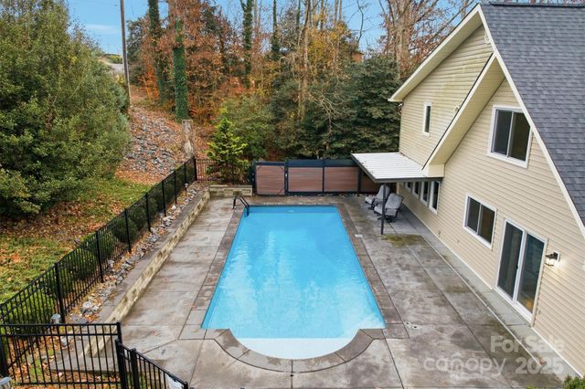 7501 Woodland Hills Road, Hickory, NC 28602