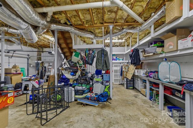 7501 Woodland Hills Road, Hickory, NC 28602