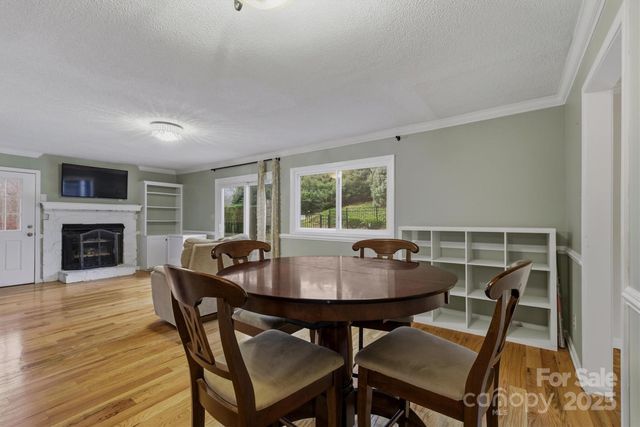 7501 Woodland Hills Road, Hickory, NC 28602