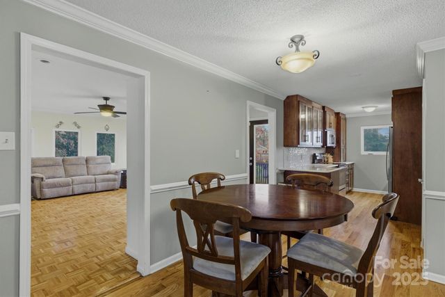 7501 Woodland Hills Road, Hickory, NC 28602