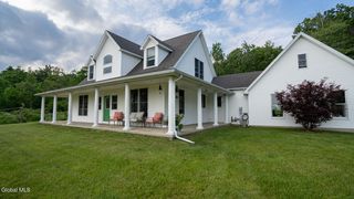 45 Stonebridge Way, Poestenkill, NY 12140