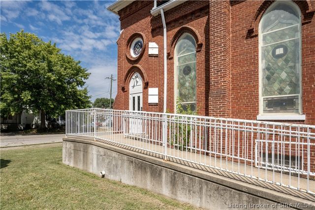 426 E Maple Street, Jeffersonville, IN 47130