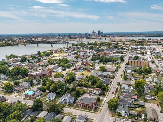 426 E Maple Street, Jeffersonville, IN 47130