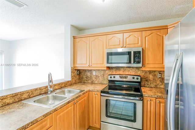 13921 SW 173rd Ter, Miami, FL 33177