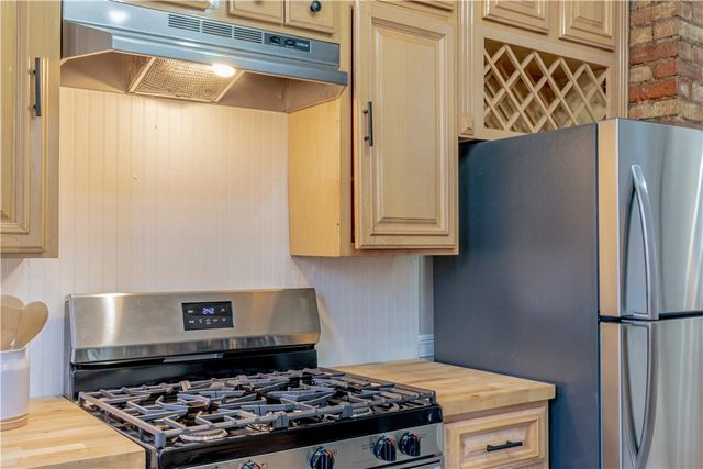 35 Madison Street, Geneva City, NY 14456