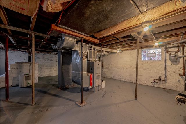 35 Madison Street, Geneva City, NY 14456